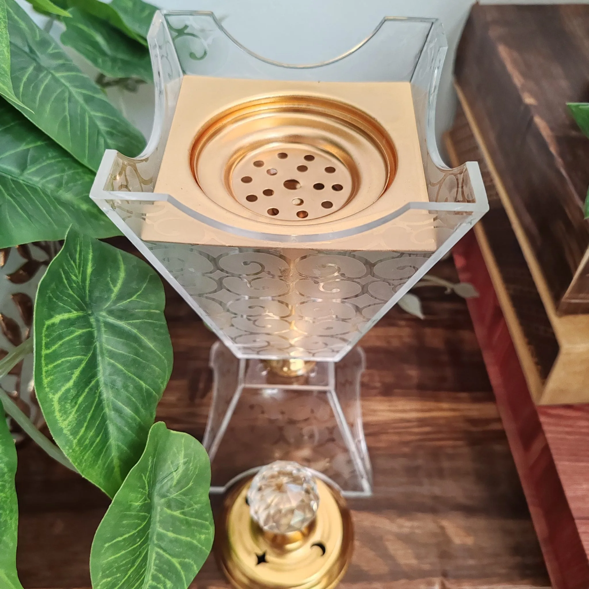 Tempat Bukhoor Dubai Transparan dengan Desain Modern dan Mewah